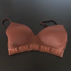 PINK Wear Everywhere Wireless Lightly Lined Bra